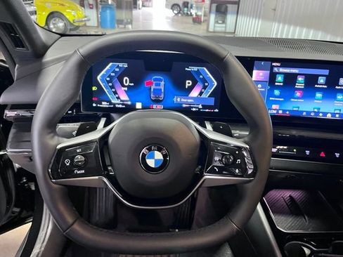 Used 2025 BMW 530i RWD image 16