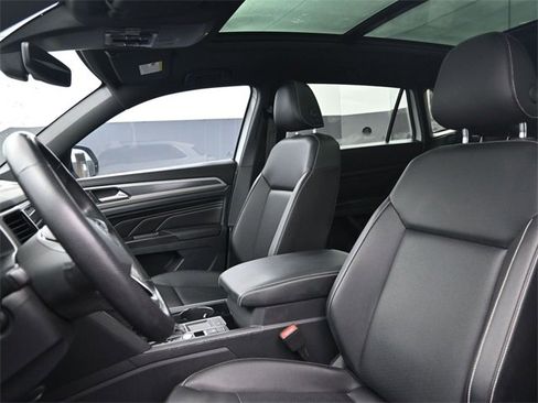 Used 2020 Volkswagen Atlas Cross Sport SEL R-Line image 9