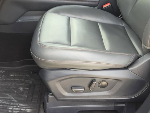Used 2025 Ford Explorer Active w/ Active Comfort Package RWD image 22