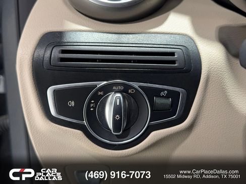 Used 2018 Mercedes-Benz GLC 300 w/ Premium Package image 44