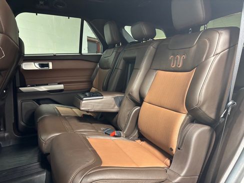 Used 2021 Ford Explorer King Ranch w/ Premium Technology Package image 26