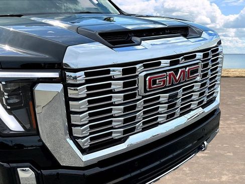 Used 2024 GMC Sierra 2500 Denali w/ Denali Reserve Package AWD/4WD image 35