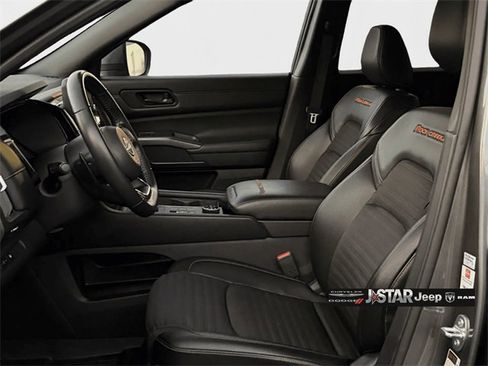 Used 2024 Nissan Pathfinder Rock Creek image 10