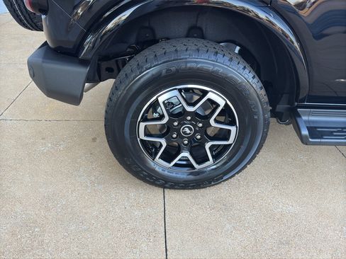 New 2025 Ford Bronco Outer Banks image 6