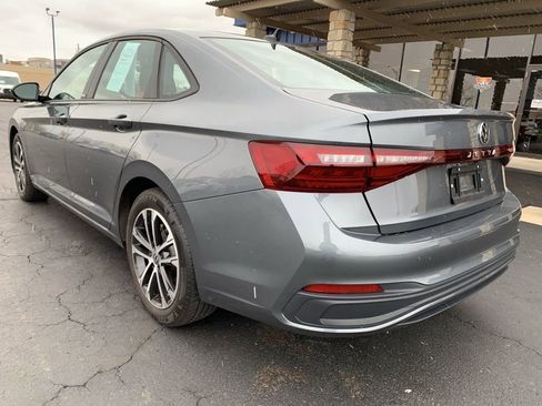 Used 2025 Volkswagen Jetta Sport FWD image 5