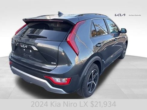Certified 2024 Kia Niro LX image 8