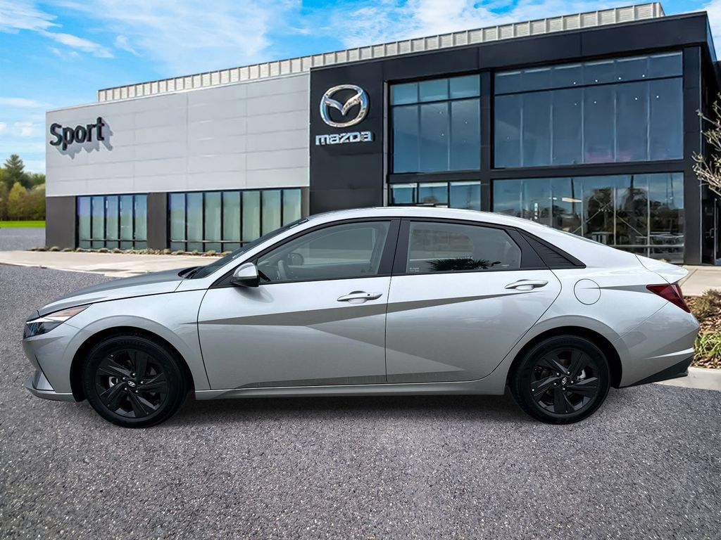 Used 2022 Hyundai Elantra SEL FWD image 7
