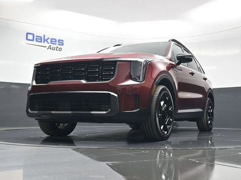 Certified 2025 Kia Sorento SX image 44