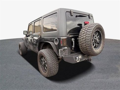 Used 2018 Jeep Wrangler Unlimited Sport S image 3