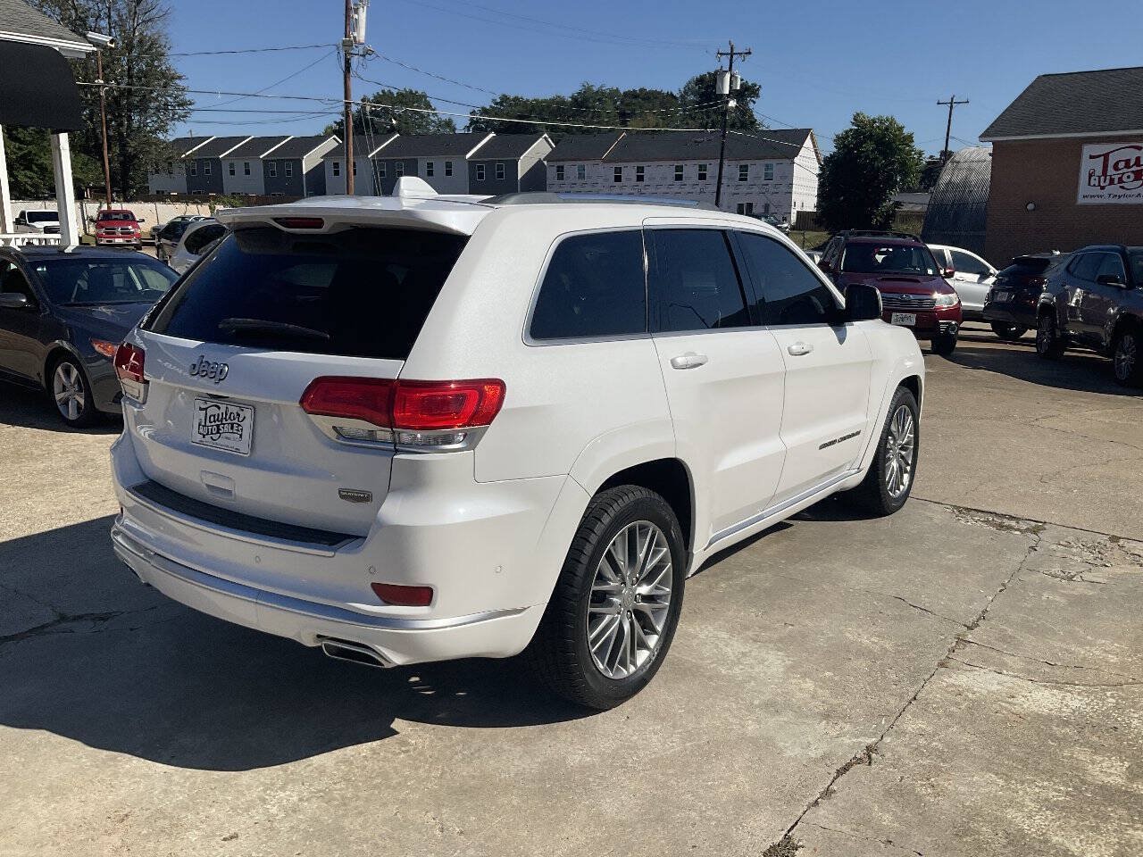 Used 2017 Jeep Grand Cherokee Summit w/ Platinum Series Group RWD image 3