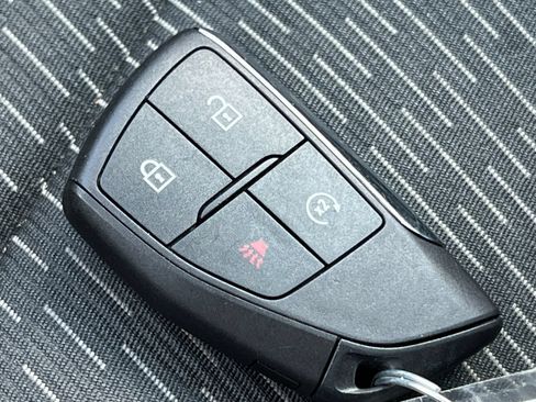 Used 2025 Chevrolet Equinox LT AWD/4WD image 13