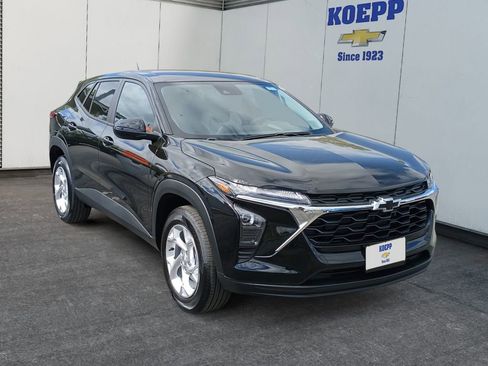 New 2026 Chevrolet Trax LS w/ LS Convenience Package image 7