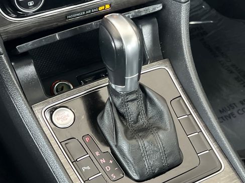 Used 2018 Volkswagen Passat 2.0T SE image 22