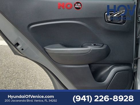 Certified 2023 Hyundai Venue Limited w/ Cargo Package FWD image 15