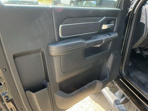 New 2025 RAM 5500 4x4 Regular Cab image 15