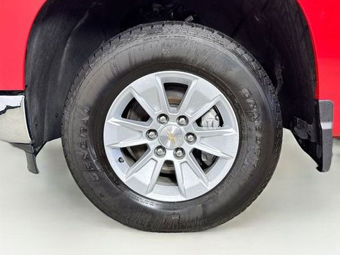 Used 2025 Chevrolet Silverado 1500 LT image 31