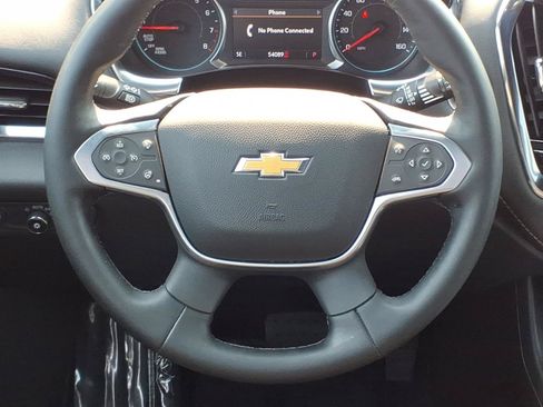 Used 2023 Chevrolet Traverse LT w/ LT Premium Package AWD/4WD image 17