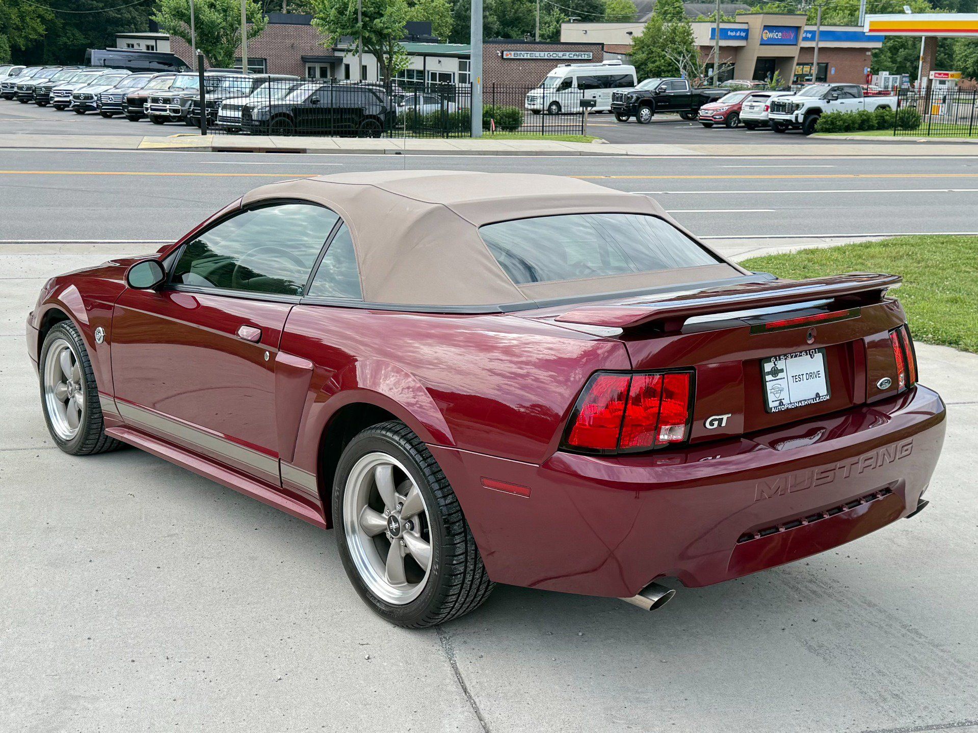 Used 2004 Ford Mustang GT RWD image 14