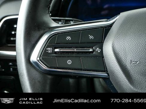 Used 2025 Chevrolet Suburban LT image 10