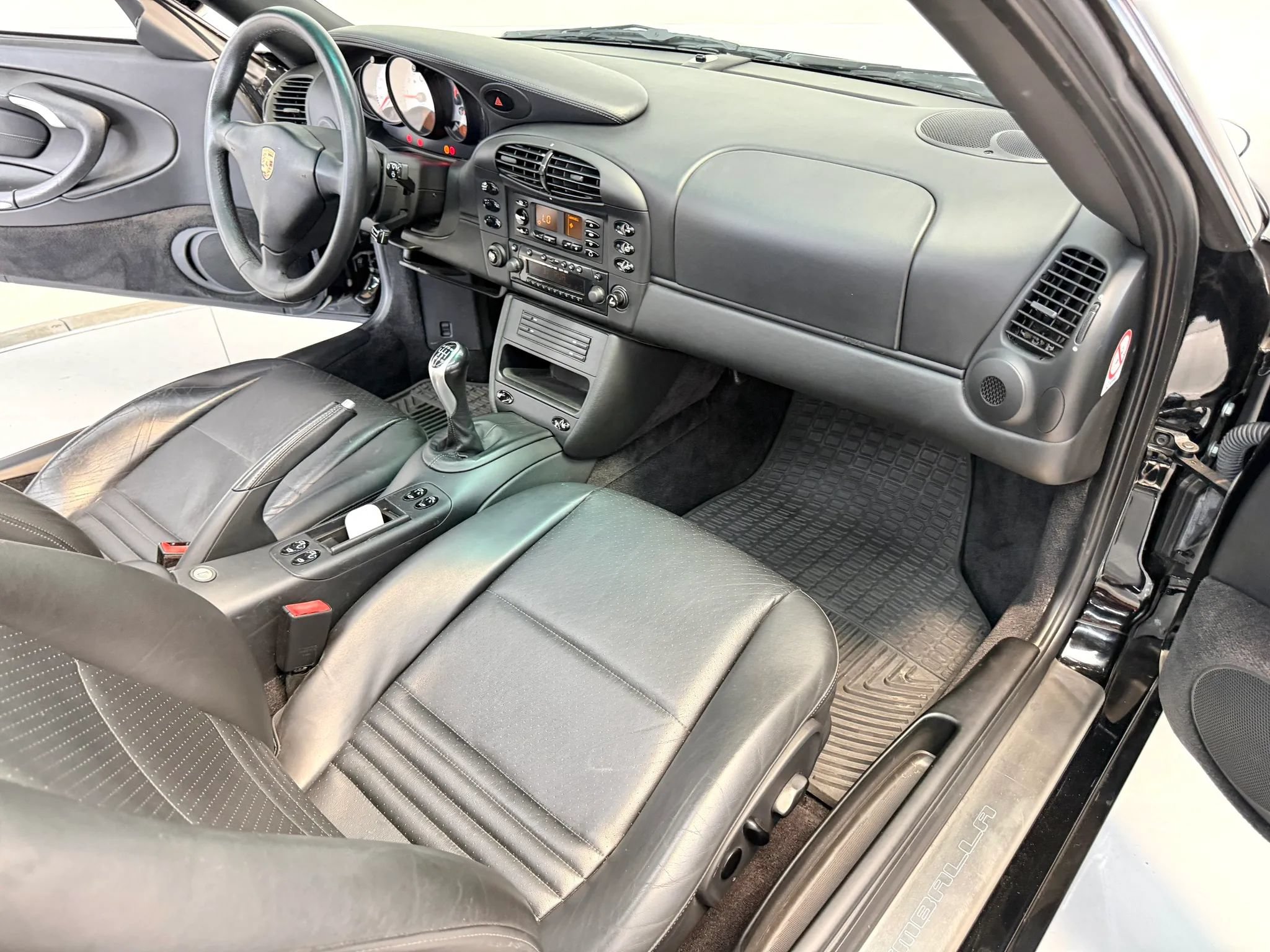 Used 2000 Porsche 911 Carrera RWD image 5