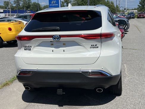 Used 2021 Toyota Venza XLE image 5