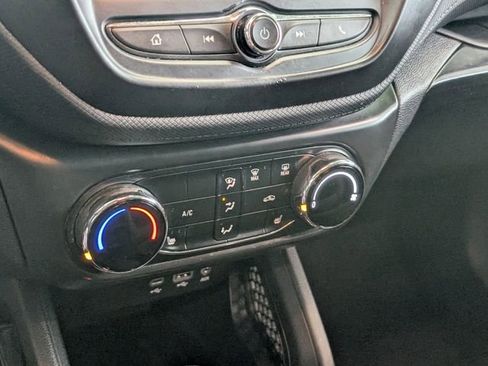 Used 2023 Chevrolet TrailBlazer LT FWD image 17