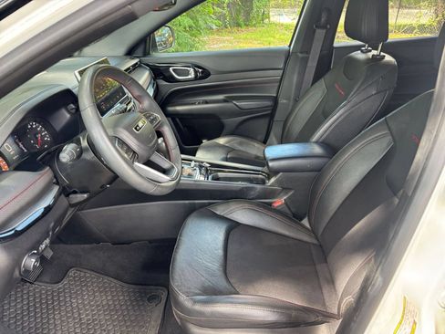 Used 2025 Jeep Compass Trailhawk AWD/4WD image 24