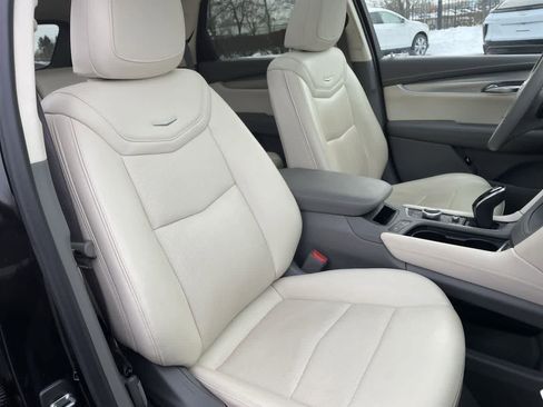 Certified 2022 Cadillac XT5 Premium Luxury image 14