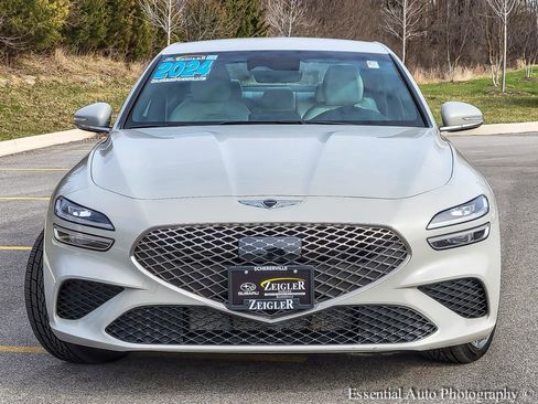 Used 2024 Genesis G70 2.5T image 4