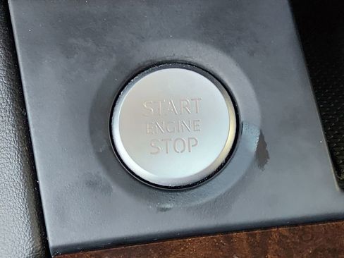 Used 2019 Audi Q5 Prestige w/ Prestige Package image 19