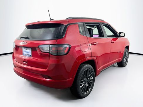 Used 2022 Jeep Compass Limited w/ (RED) Package AWD/4WD image 5