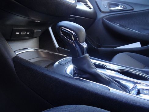 Used 2024 Chevrolet Malibu LT image 16