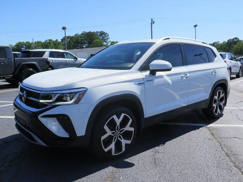 Used 2022 Volkswagen Taos SEL AWD/4WD image 8
