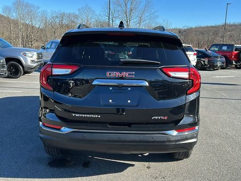 Used 2022 GMC Terrain AT4 w/ Infotainment Package II image 8