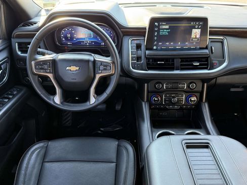 Certified 2023 Chevrolet Suburban High Country image 8