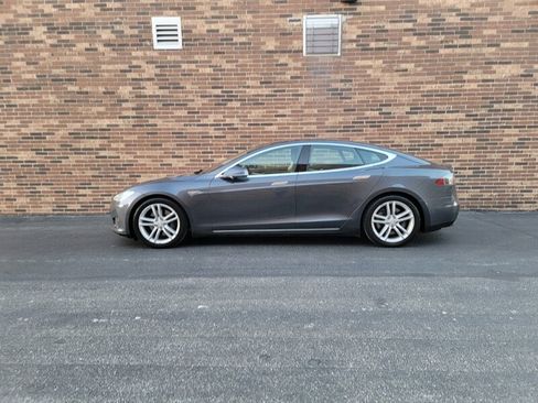 Used 2015 Tesla Model S 70D AWD/4WD image 3