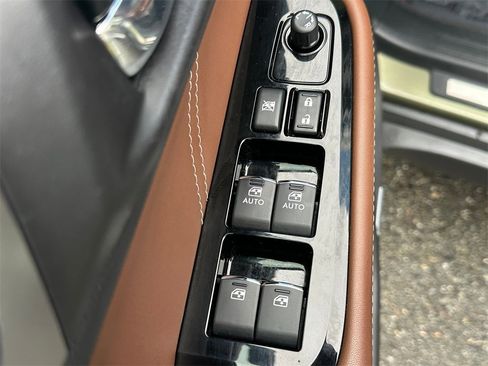 Used 2017 Subaru Outback 2.5i Touring w/ Popular Package #5A image 21