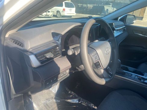 Used 2025 Toyota Camry LE image 34