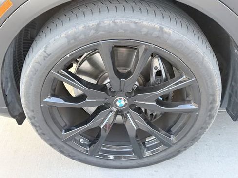 Used 2024 BMW X7 M60i image 4