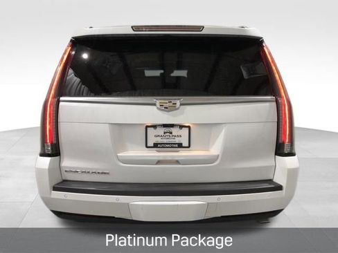Certified 2018 Cadillac Escalade Platinum AWD/4WD image 4