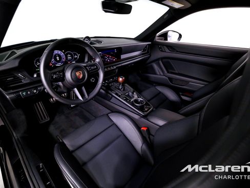 Used 2025 Porsche 911 Carrera T RWD image 12