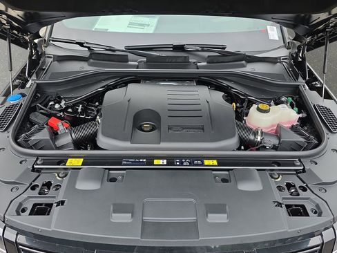 New 2026 Land Rover Range Rover Sport SE AWD/4WD image 32