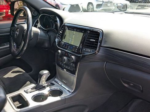 Used 2021 Jeep Grand Cherokee Laredo X image 21