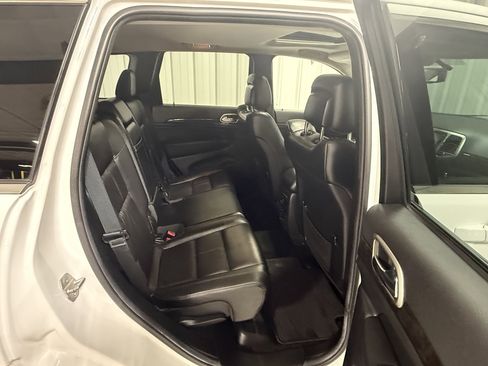 Used 2013 Jeep Grand Cherokee Laredo image 12
