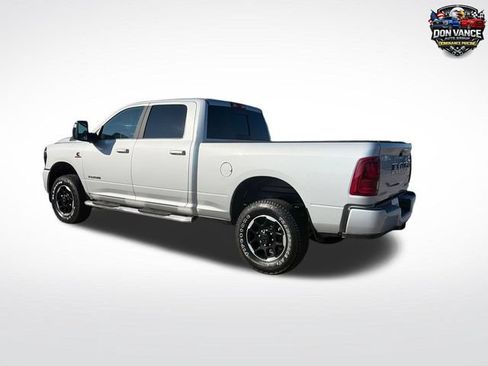 Used 2026 RAM 2500 Laramie AWD/4WD image 3