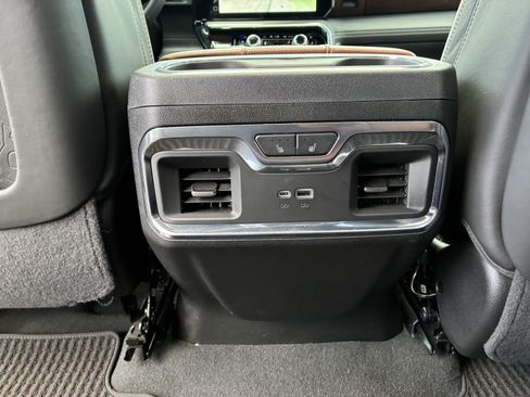 Used 2025 GMC Sierra 1500 Denali Ultimate AWD/4WD image 18