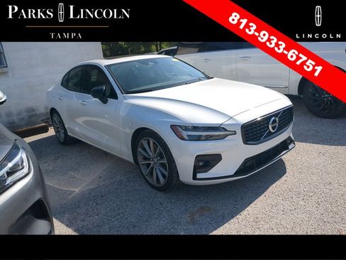 Used 2021 Volvo S60 T5 Momentum w/ Premium Package AWD/4WD image 1