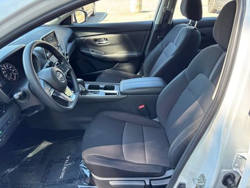 Used 2025 Nissan Sentra SV FWD image 27