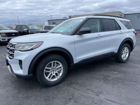 New 2026 Ford Explorer Active AWD/4WD image 6