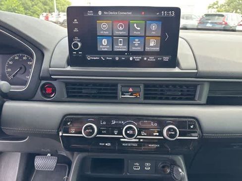 Certified 2025 Honda Pilot Touring image 18